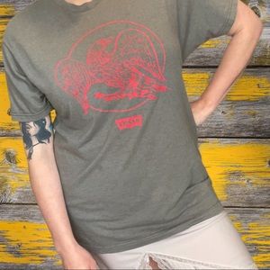 Levi’s eagle tee